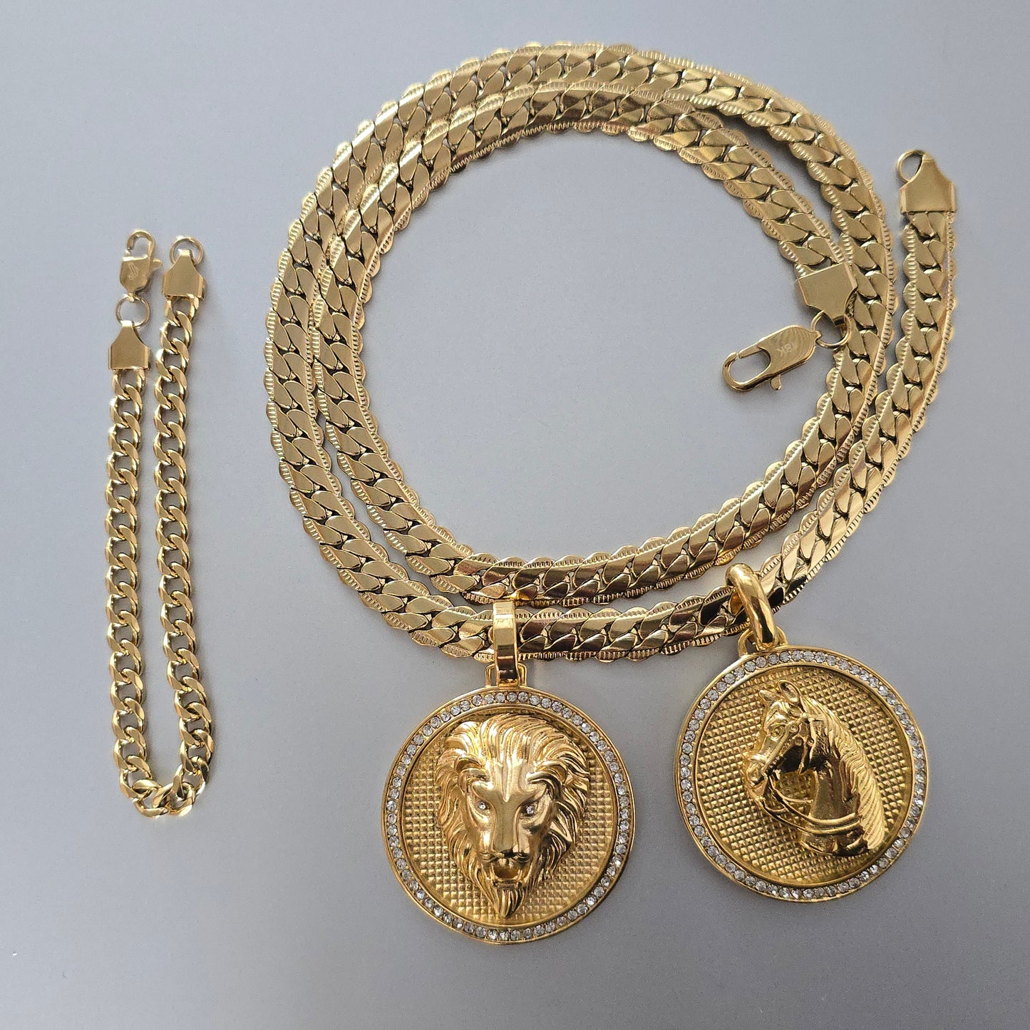 SET LEONES/BRIOSO GRABADO + CIRCONES AAA ORO 18K LAMINADO